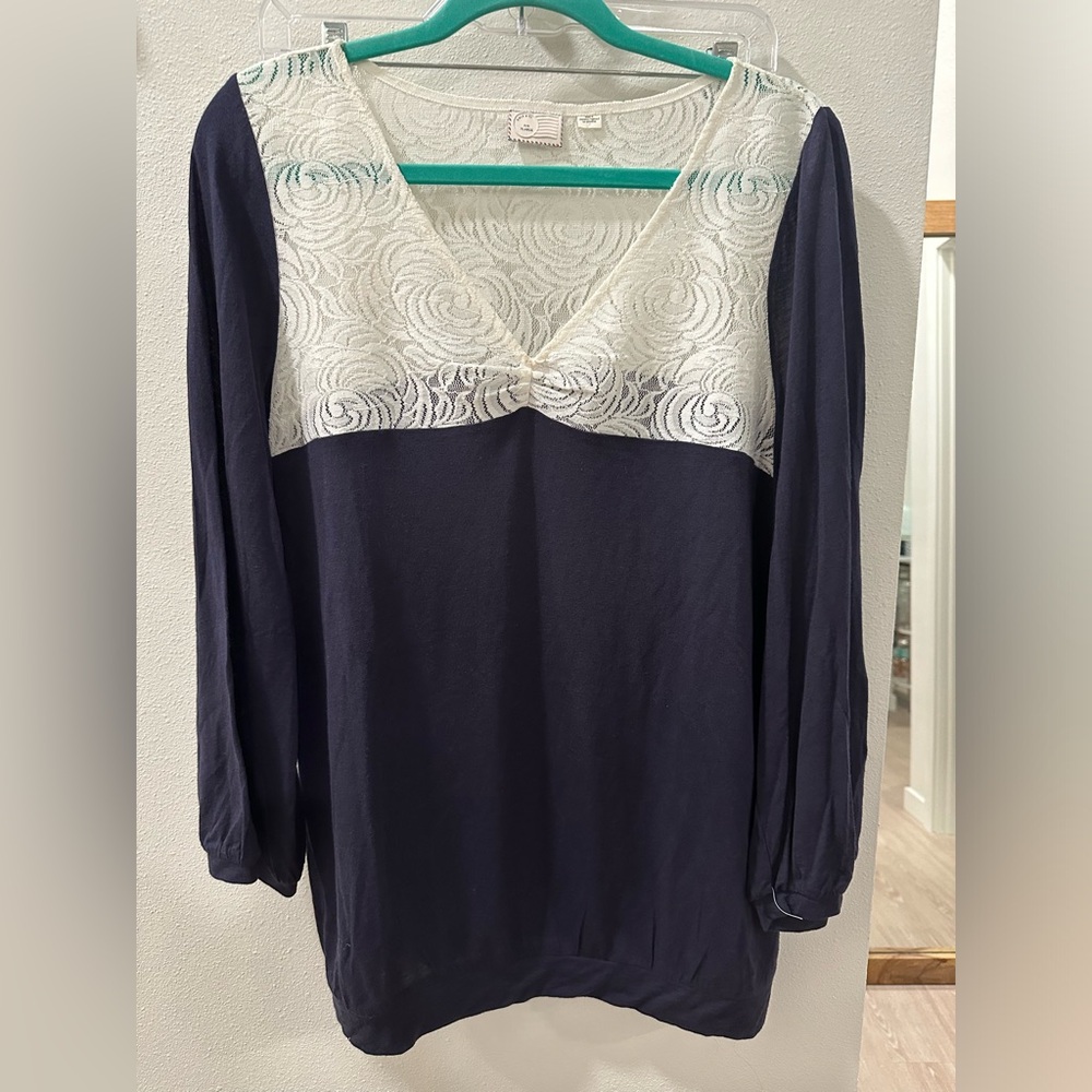 Anthropologie never worn navy with white lace blouse XL